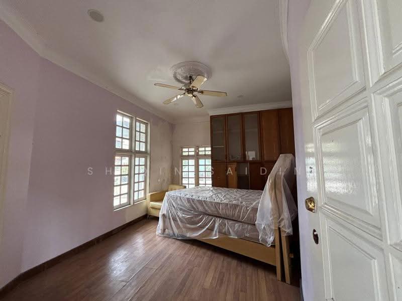 Bungalow House untuk Dijual di Seksyen 2 (Shah Alam) - Shiqin Saidin - Bedroom - PropertyGuru.com.my