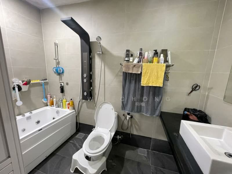 1-storey Terraced House for Sale in Taman Bukit Maluri (Kepong) - Shawn Chong - Bathroom - PropertyGuru.com.my