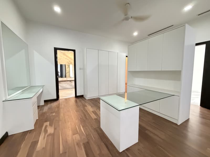Bungalow House untuk Dijual di Hartamas Heights (Batu) - Sam Hoo - Master Bedroom - PropertyGuru.com.my