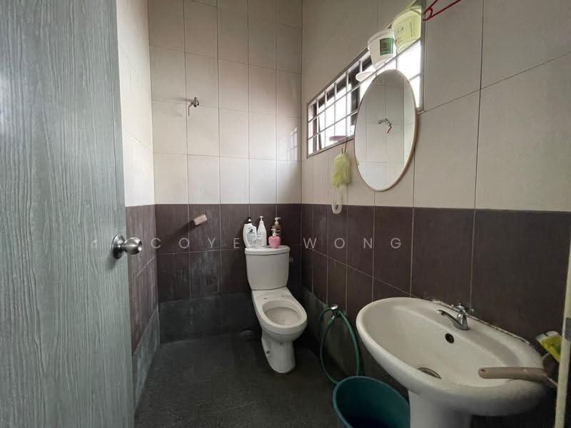 Rumah Teres untuk Dijual di Taman Kok Lian (Jalan Kuching) - Coyee Wong - Bathroom - PropertyGuru.com.my