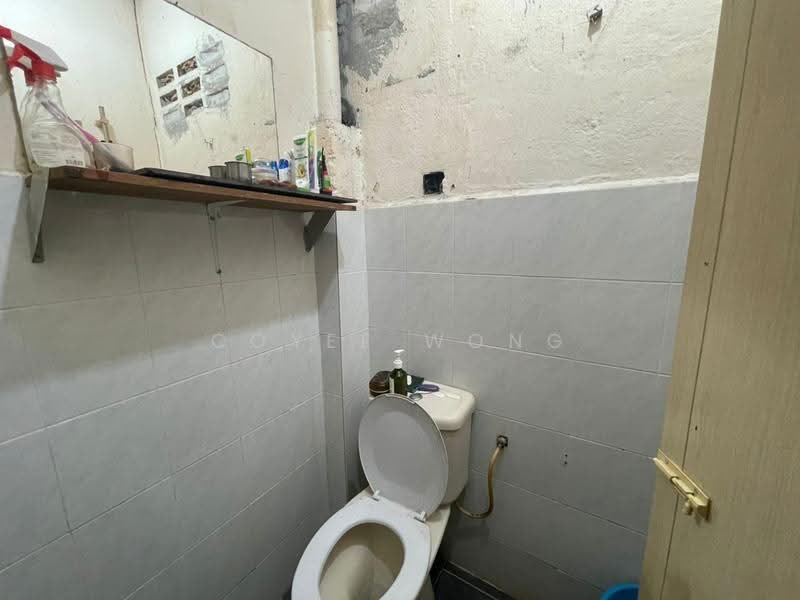 Rumah Teres 1-Tingkat untuk Dijual di Desa Jaya Kepong (Kepong) - Coyee Wong - Bathroom - PropertyGuru.com.my