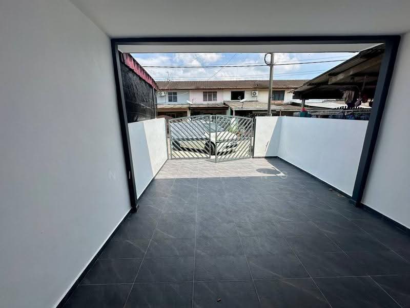 Rumah Teres 2-Tingkat untuk Dijual di Taman Megah Ria (Masai) - Nico Chong - Exterior - PropertyGuru.com.my