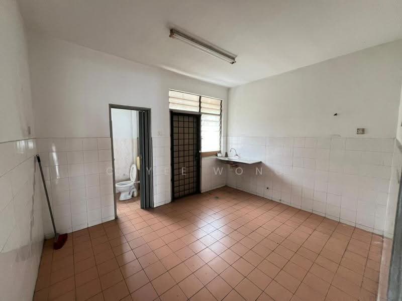 2.5-storey Terraced House for Sale in Saujana Damansara (Damansara Damai) - Coyee Wong - Bathroom - PropertyGuru.com.my