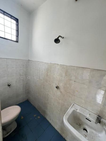 2.5-storey Terraced House for Sale in Saujana Damansara (Damansara Damai) - Coyee Wong - Bathroom - PropertyGuru.com.my