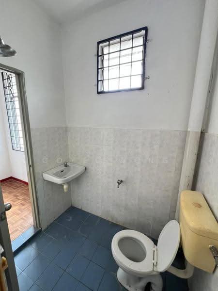 2.5-storey Terraced House for Sale in Saujana Damansara (Damansara Damai) - Coyee Wong - Bathroom - PropertyGuru.com.my