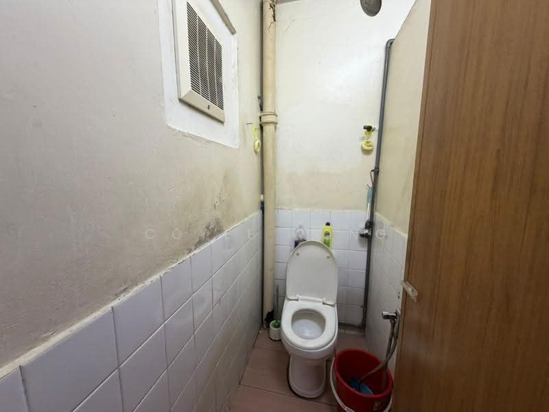 Rumah Teres 1-Tingkat untuk Dijual di Kepong Baru (Kepong) - Coyee Wong - Bathroom - PropertyGuru.com.my