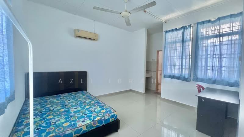 Bungalow House for Sale in Taman Tasik Semenyih (Semenyih) - Azli Ibrahim - Bedroom - PropertyGuru.com.my