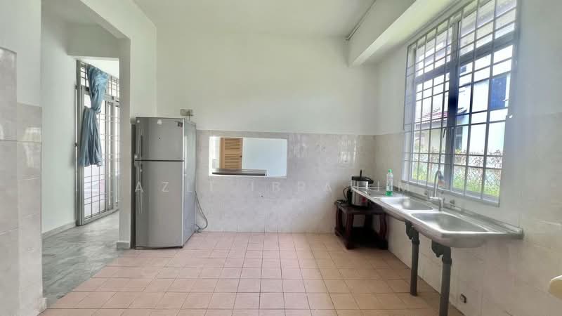 Bungalow House for Sale in Taman Tasik Semenyih (Semenyih) - Azli Ibrahim - Kitchen - PropertyGuru.com.my