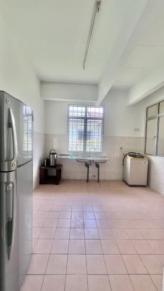 Bungalow House for Sale in Taman Tasik Semenyih (Semenyih) - Azli Ibrahim - Kitchen - PropertyGuru.com.my