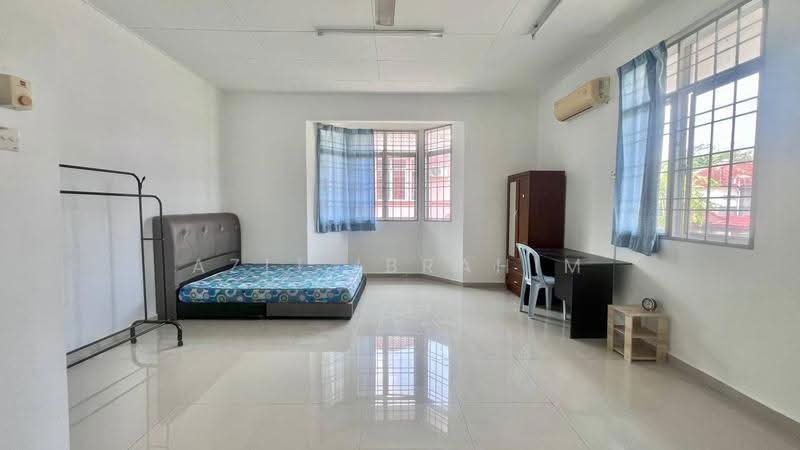 Bungalow House for Sale in Taman Tasik Semenyih (Semenyih) - Azli Ibrahim - Bedroom - PropertyGuru.com.my