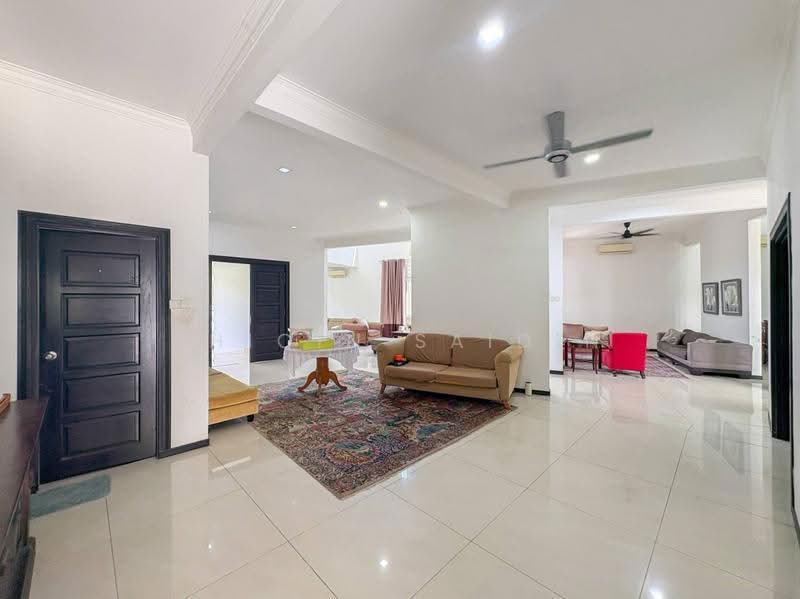 Bungalow House untuk Dijual di Seksyen 9 (Shah Alam) - Shiqin Saidin - Living Room - PropertyGuru.com.my