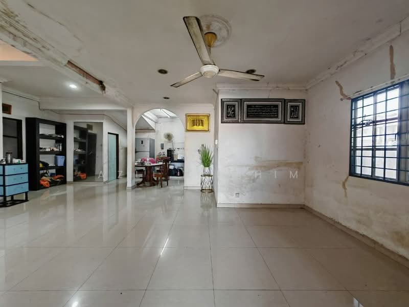 Rumah Teres 1-Tingkat untuk Dijual di Taman Paling Jaya (Semenyih) - Azli Ibrahim - Living Room - PropertyGuru.com.my