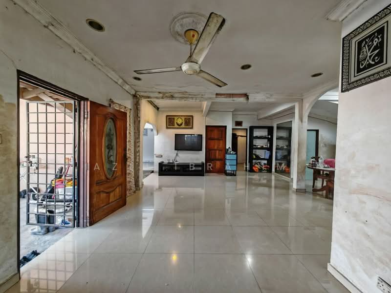 Rumah Teres 1-Tingkat untuk Dijual di Taman Paling Jaya (Semenyih) - Azli Ibrahim - Living Room - PropertyGuru.com.my