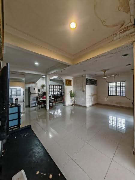 Rumah Teres 1-Tingkat untuk Dijual di Taman Paling Jaya (Semenyih) - Azli Ibrahim - Living Room - PropertyGuru.com.my