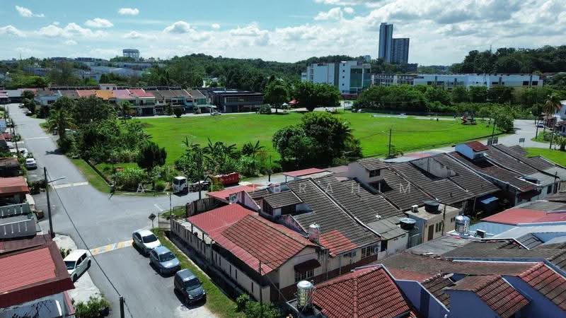 Rumah Teres 1-Tingkat untuk Dijual di Taman Paling Jaya (Semenyih) - Azli Ibrahim - Exterior - PropertyGuru.com.my