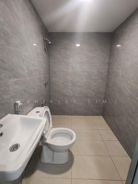 1-storey Terraced House for Sale in Taman Ungku Tun Aminah (Skudai) - Shirley Lim - Bathroom - PropertyGuru.com.my