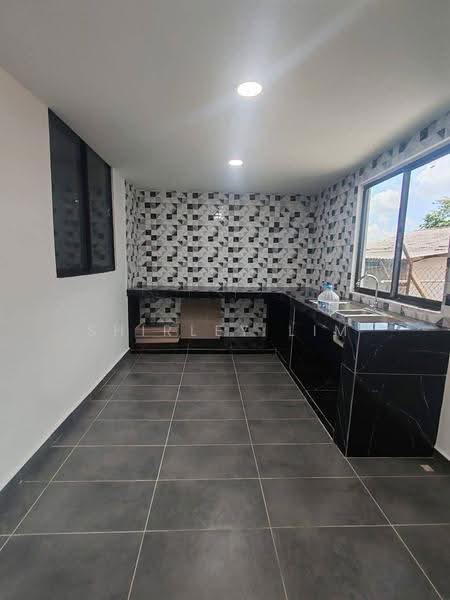 1-storey Terraced House for Sale in Taman Ungku Tun Aminah (Skudai) - Shirley Lim - Kitchen - PropertyGuru.com.my