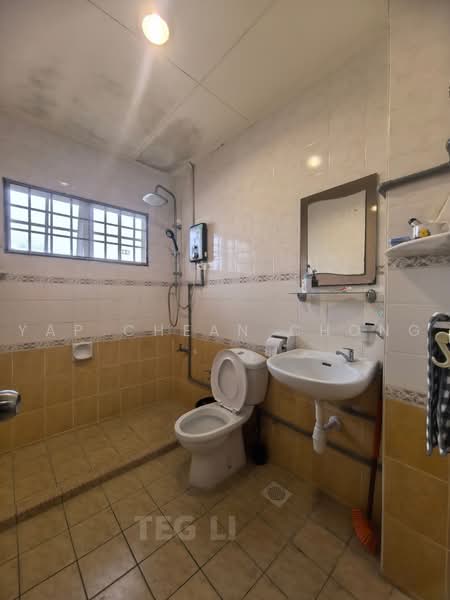 Rumah Teres untuk Disewa di Kota Kemuning (Shah Alam) - Yap Chean Chong - Bathroom - PropertyGuru.com.my