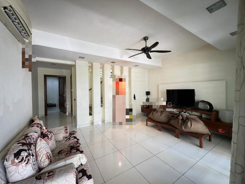 Rumah Berkembar untuk Dijual di Bayu Sri Bintang (Batu) - Coyee Wong - Living Room - PropertyGuru.com.my
