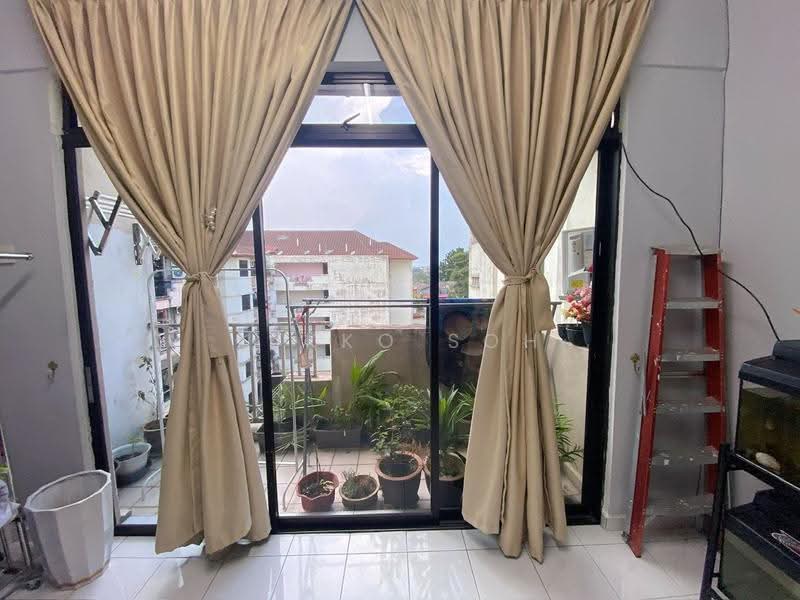 Kondominium untuk Dijual di Skudai Villa - Nikko Soh - Balcony - PropertyGuru.com.my
