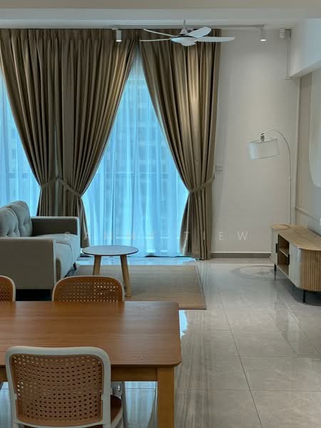 Kediaman Servis untuk Dijual di Savana @ Utropolis - Sammy Tiew - Living Room - PropertyGuru.com.my