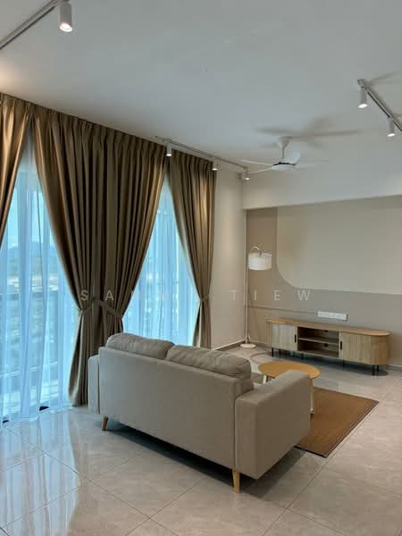 Kediaman Servis untuk Dijual di Savana @ Utropolis - Sammy Tiew - Living Room - PropertyGuru.com.my