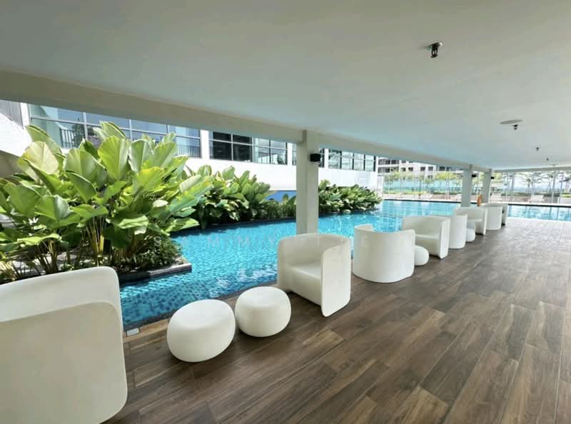Kediaman Servis untuk Dijual di Savana @ Utropolis - Sammy Tiew - Pool - PropertyGuru.com.my