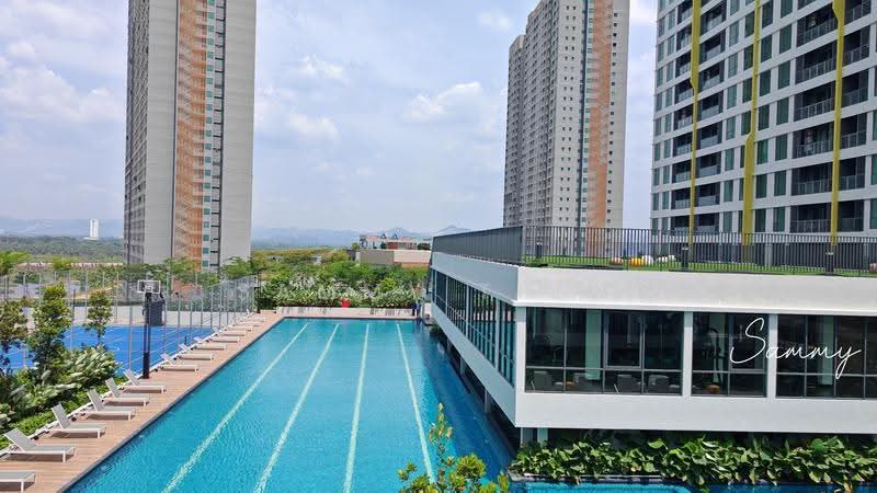 Kediaman Servis untuk Dijual di Savana @ Utropolis - Sammy Tiew - Pool - PropertyGuru.com.my