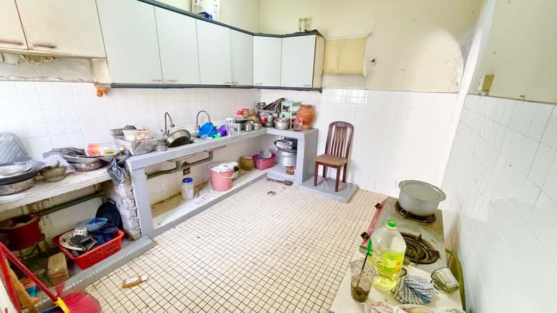 2-storey Terraced House for Sale in Taman Serdang Raya (Seri Kembangan) - Azli Ibrahim - Kitchen - PropertyGuru.com.my