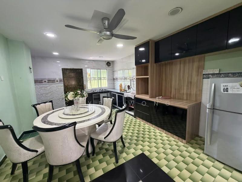 Rumah Teres 2-Tingkat untuk Dijual di Taman Daya (Kepong) - Coyee Wong - Kitchen - PropertyGuru.com.my