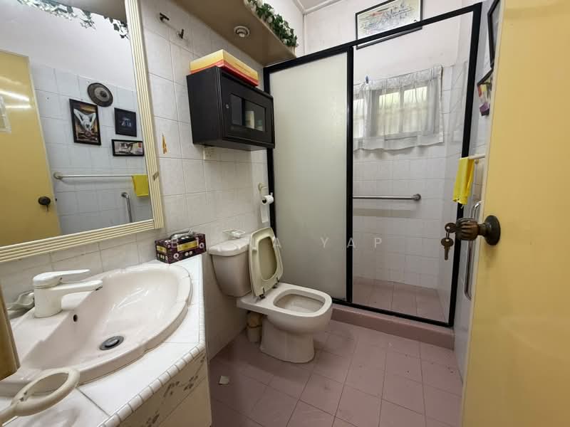 Bungalow House for Rent in SS1 (Petaling Jaya) - Biana Yap - Bathroom - PropertyGuru.com.my