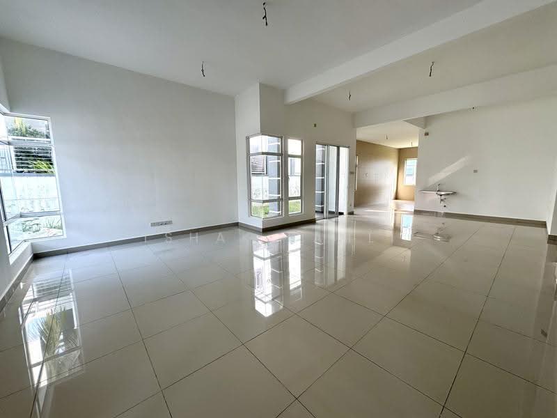 Semi-Detached House for Sale in Seksyen U10 (Shah Alam) - Ishak Ramli - Living Room - PropertyGuru.com.my