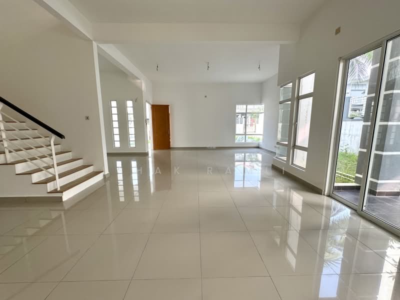 Semi-Detached House for Sale in Seksyen U10 (Shah Alam) - Ishak Ramli - Living Room - PropertyGuru.com.my