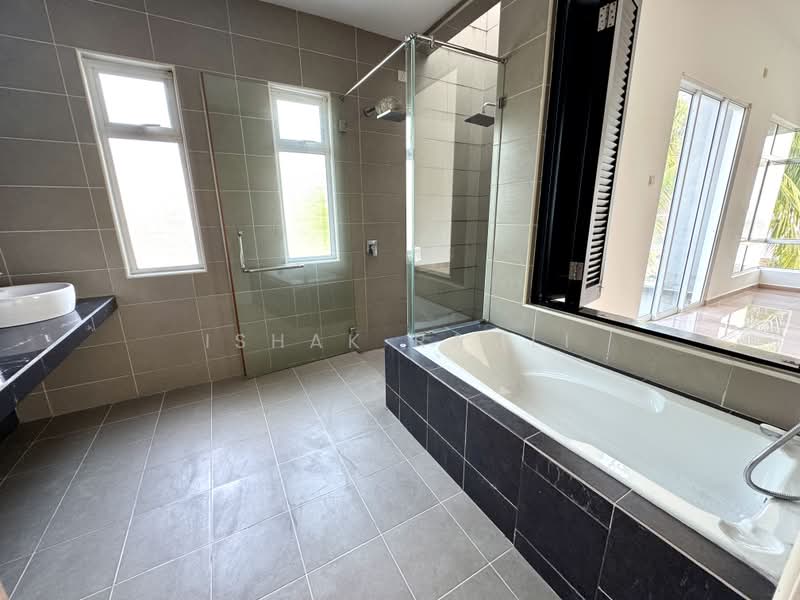 Semi-Detached House for Sale in Seksyen U10 (Shah Alam) - Ishak Ramli - Bathroom - PropertyGuru.com.my