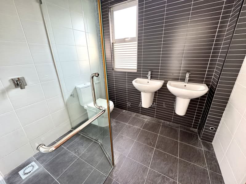Semi-Detached House for Sale in Seksyen U10 (Shah Alam) - Ishak Ramli - Bathroom - PropertyGuru.com.my