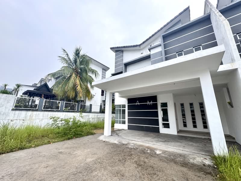 Semi-Detached House for Sale in Seksyen U10 (Shah Alam) - Ishak Ramli - Exterior - PropertyGuru.com.my