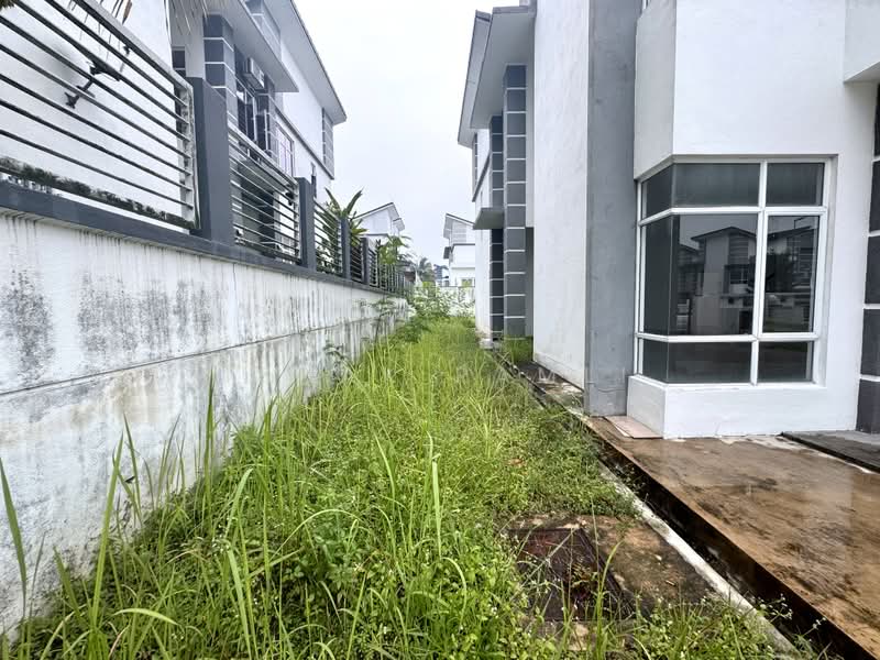 Semi-Detached House for Sale in Seksyen U10 (Shah Alam) - Ishak Ramli - Exterior - PropertyGuru.com.my