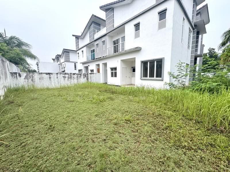 Semi-Detached House for Sale in Seksyen U10 (Shah Alam) - Ishak Ramli - Exterior - PropertyGuru.com.my