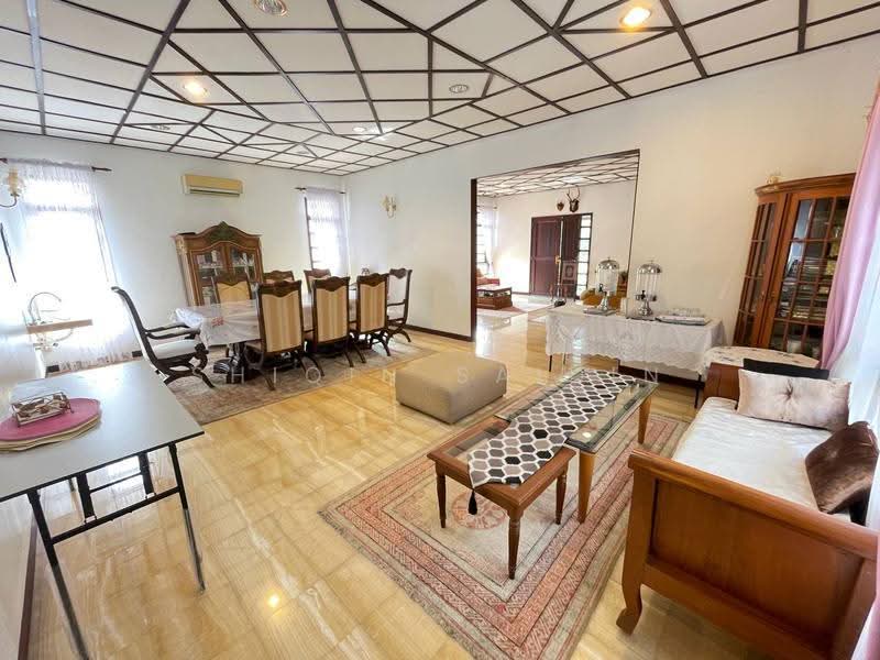 Bungalow House untuk Dijual di Seksyen 7 (Shah Alam) - Shiqin Saidin - Dining Room - PropertyGuru.com.my