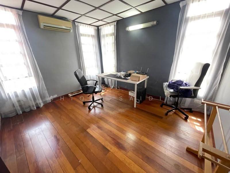 Bungalow House untuk Dijual di Seksyen 7 (Shah Alam) - Shiqin Saidin - Study - PropertyGuru.com.my