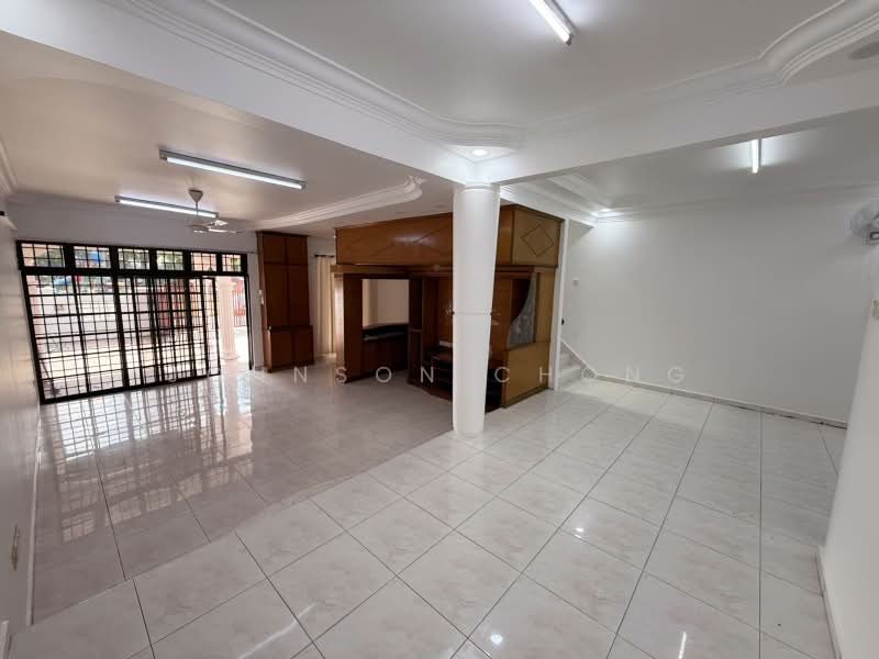2-storey Terraced House for Sale in Taman Desa Cemerlang (Ulu Tiram) - Johnson Chong - Living Room - PropertyGuru.com.my