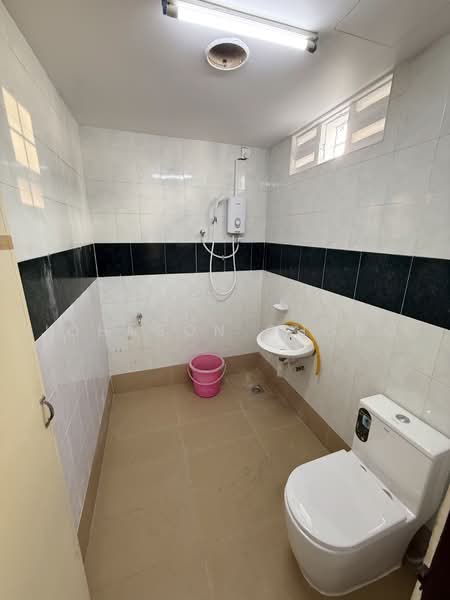 2-storey Terraced House for Sale in Taman Desa Cemerlang (Ulu Tiram) - Johnson Chong - Bathroom - PropertyGuru.com.my