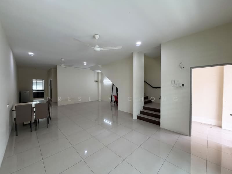 2-storey Terraced House for Sale in Langkap (Perak) - Presley Chong - Living Room - PropertyGuru.com.my
