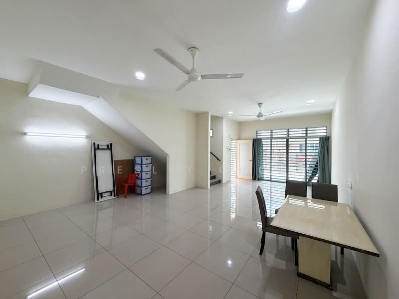 2-storey Terraced House for Sale in Langkap (Perak) - Presley Chong - Living Room - PropertyGuru.com.my