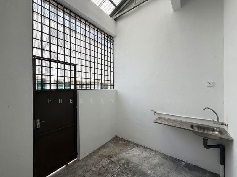 2-storey Terraced House for Sale in Langkap (Perak) - Presley Chong - Extended Laundry Area - PropertyGuru.com.my