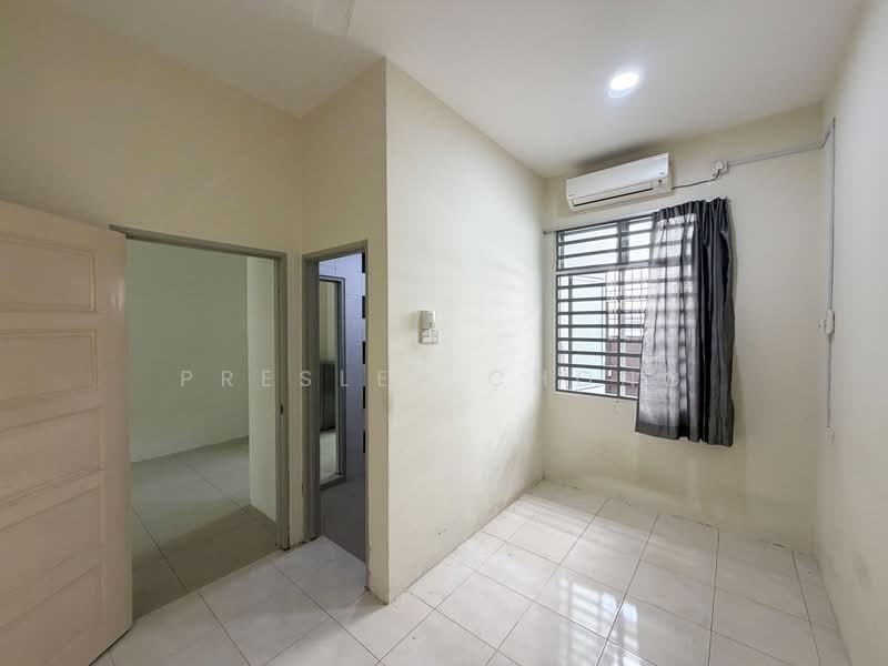 2-storey Terraced House for Sale in Langkap (Perak) - Presley Chong - Bedroom 1 - PropertyGuru.com.my