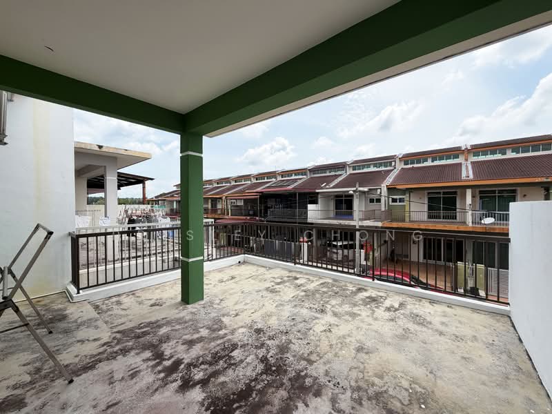 2-storey Terraced House for Sale in Langkap (Perak) - Presley Chong - Master Bedroom Balcony - PropertyGuru.com.my