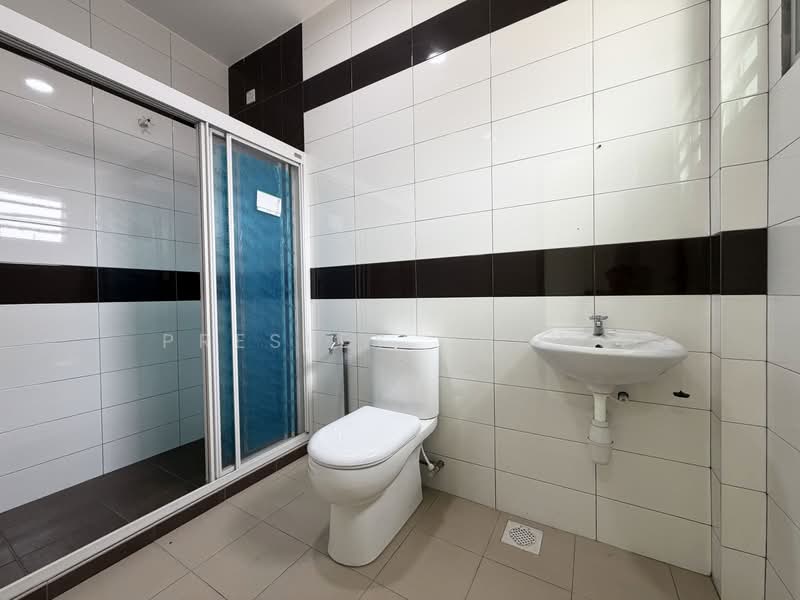 2-storey Terraced House for Sale in Langkap (Perak) - Presley Chong - Master Bathroom - PropertyGuru.com.my