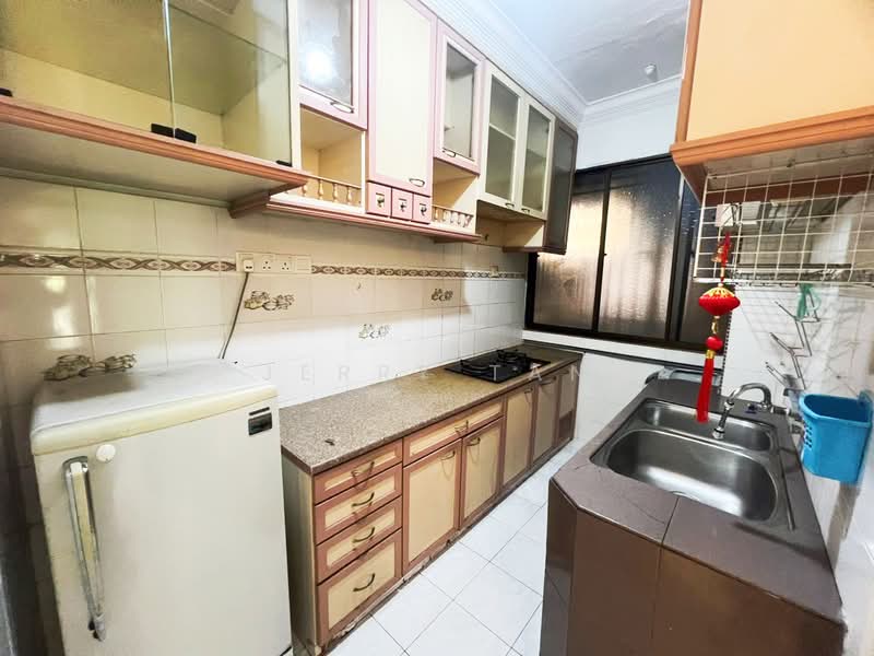 Kondominium untuk Disewa di Taman Desa Relau 2 - Jerry Tan - Kitchen - PropertyGuru.com.my
