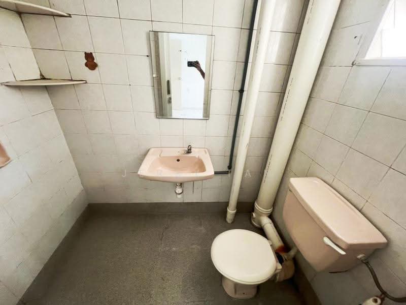 Kondominium untuk Disewa di Taman Desa Relau 2 - Jerry Tan - Bathroom - PropertyGuru.com.my